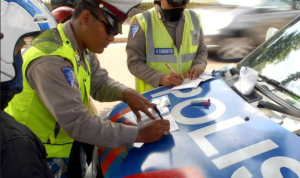 Ilustrasi: Tilang Manual