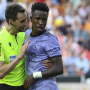 Vinicius Jr ditenangkan wasit