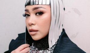  Lirik Lagu Tak Tahan Lagi – Melly Goeslaw, Ingin Bertemu?