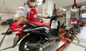 Cara Aman Berkendara Sepeda Motor di Malam Hari Cari Aman Berkendara Sepeda Motor di Malam Hari