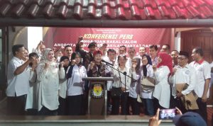 Partai Perindo Kota Bogor saat mendaftarkan para Bacaleg-nya ke KPU Kota Bogor. (Yudha Prananda / Jabar Ekspres)