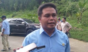 Ratusan Warga Desa Sukawangi Kabupaten Bogor Tak Punya Ijazah Sekolah, Ternyata Karena ini Kepala Desa Sukawangi Budiyanto. Foto : Sandika Fadilah /Jabarekspres.com