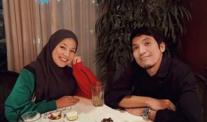 Desta Menyesal Gugat Natasha Rizky, Batal Bercerai? Desta Menyesal Gugat Natasha Rizky, Batal Bercerai?