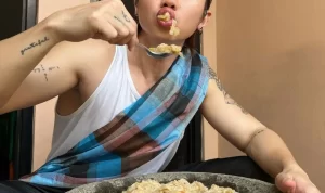 Seblak Cobek Viral Rafael Tan, Ini Bahan & Cara Pembuatannya! (@rafaell_16)