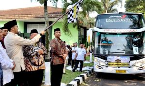 Ratusan Jemaah Haji Berangkat ke Tanah Suci, Hengky : Jangan Sungkan Bertanya