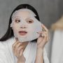 Pahami Cara Menggunakan Sleeping Mask dengan Benar Agar Wajah Glowing Seharian!
