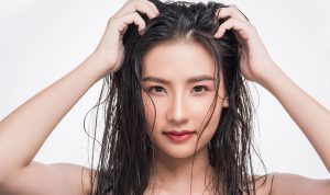 Cara Ampuh Menghilangkan Ketombe Tanpa Merusak Rambut, Wajib di Coba!