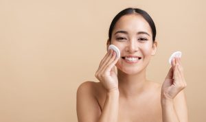 Cara yang Tepat Double Cleansing Wajah Agar Bebas dari Jerawat dan Pori-pori Menjadi Bersih!