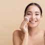 Cara yang Tepat Double Cleansing Wajah Agar Bebas dari Jerawat dan Pori-pori Menjadi Bersih!