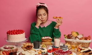 Perhatikan! Jenis Makanan dan Minuman yang Harus Dihindari saat Melakukan Program Diet