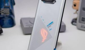 Penasaran? 5 Rekomendasi Hp Gaming yang Cocok Buat Kamu! Penasaran? 5 Rekomendasi Hp Gaming yang Cocok Buat Kamu!