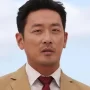 Ha Jung-woo Jadi Sutradara Sekaligus Aktor Film Komedi Terbarunya
