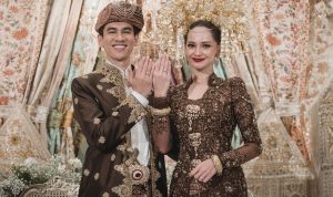 Enzy Storia Menikah! Ini Sosok Suaminya yang Ternyata Seorang Diplomat