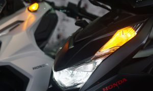 Fungsi Lampu Sein ‘Kanan’ dan ‘Kiri’ Pada Sepeda Motor