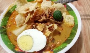 Rekomendasi Lontong Kari Bandung, Ada Lontong Kari Legendaris dan Dijamin Bikin Nagih!
