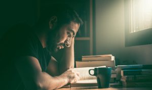 Ilustrasi Doa Agar Mudah Hafal Materi Belajar Persiapan UTBK SNBT 2023/ Pexles/Ariel Castillo