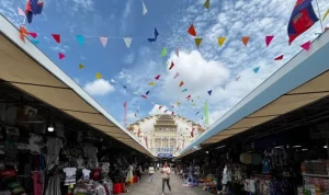 Looking for Unique Trinkets at Phnom Penh Central Market! Looking for Unique Trinkets at Phnom Penh Central Market!