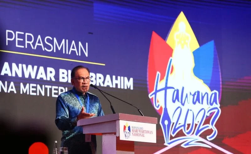 PM Anwar: Journalists are not Just Recorders but Idea Generators ...