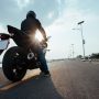 Perbedaan Kelebihan dan Kekurangan Motor Listrik VS Motor Bensin, Lebih Unggul Mana?