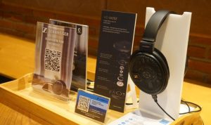 salah satu produk yang menjadi referensi untuk mendengarkan suara berkoalitas adalah Headphone Sennheiser HD 660S2.