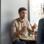 Manfaat Curhat Bagi Kesehatan Mental, Jangan Dipendam Sendiri!