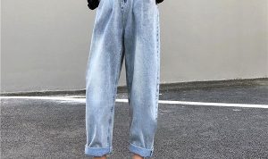 Inspirasi OOTD Celana Jenas Boyfriend Korean Style, Kece! ootd celana boyfriend