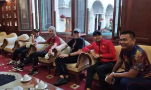 Wagub Uu Jodohkan Ridwan Kamil Jadi Cawapres Ganjar Pranowo Wagub Uu Jodohkan Ridwan Kamil Jadi Cawapres Ganjar Pranowo