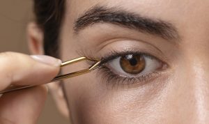 Tips Pakai Bulu Mata Palsu Tanpa Lem dengan Mudah dan Aman