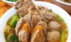 Rekomendasi 7 Tempat Kuliner Bakso yang Terkenal di Bandung Enak dan Wajib Dicoba!