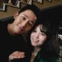 Park So Ryun berpose bersama Jung Hae in saat membintangi drama Snowdrop (instagram @su.ryeon_p)