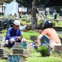 Doa saat ziarah kubur di makam orang tua (nuonline)
