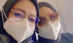 Putri Ariani bersama sang Ibu, yang mengamini masalah Royalti yang diterimanya.