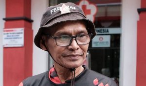 Hari Donor Darah Sedunia: PMI Kota Bandung Kedatangan Pria 134 Kali Donorkan Darahnya Agus Hadikarta, lakukan donor darah di PMI Kota Bandung.