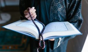 Bacaan Dzikir Petang Lengkap dengan Fadhilahnya