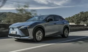 Lexus Luncurkan Mobil Ramah Lingkungan di Indonesia Lexus Luncurkan Mobil Ramah Lingkungan di Indonesia