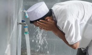 Tata cara wudhu yang benar sesuai tuntunan Rosul.