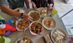 Ilustrasi Mengonsumsi aneka makanan saat Idul Adha, kamu harus mencoba tips sehat ini. (pexels)
