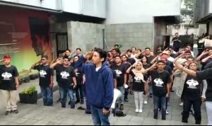 Prosesi upacara yang sigelar GMNI di Penjara Banceuy.