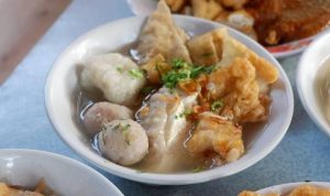 4 Jam Langsung Ludes! 3 Rekomendasi Kuliner Bandung yang Gak Bisa Kamu Skip