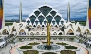 Wisata Religi Masjid Raya Al Jabbar termegah di Bandung. (dok masjidaljabbar.com)