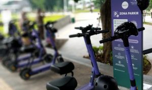 Sejumlah armada sepeda listrik Beam Mobility yang terparkir di zona parkir Alun-Alun Kota Bogor. (YUDHA PRANANDA/JABAR EKSPRES)