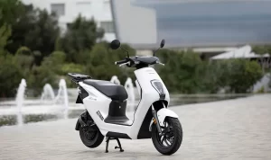 Motor Listrik Honda EM1 e 2023 Harga dan Spesifikasi