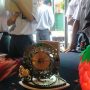 UNJUK KREASI: Salah satu hasil kreasi siswa SMAN 1 Ngamprah berupa jam pajangan yang terbuat dari limbah gir.