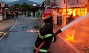 7 Bangunan Terbakar Hangus di Kota Padang