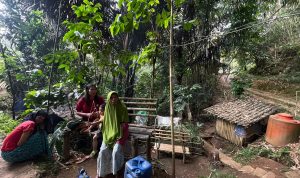 Usai Gelap Puluhan Tahun, Warga Kampung Tonjong Kini Nikmati Fasilitas Listrik Usai Gelap Puluhan Tahun, Warga Kampung Tonjong Kini Nikmati Fasilitas Listrik