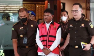 Menkominfo, Johnny G Plate menjalani sidang perdana hari ini Selasa, 27 Juni 2023 dan didakwa rugikan negara hingga lebih dari Rp8 triliun. ANTARA/Reno Esnir