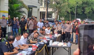 Ungkap Kasus Pabrik Ektasi di Tangerang, Bareskrim Polri Gelar 104 Adegan Rekonstruksi Bareskrim Polri gelar rekonstruksi kasus pabrik ekstasi di Tangerang, dikabarkan akan ada sekira 104 adegan. PMJ News