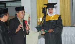 Menjadi Lulusan Tertua di Yayasan Darul Qur'an, Rominah:Tidak Ada Kata Terlambat