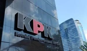 Eks penyidik KPK Yudi Purnomo Harahap mengomentari langkah Dewas yang serahkan kasus pelecehan ke Inspektorat. ANTARA/Fianda Sjofjan Rassat.