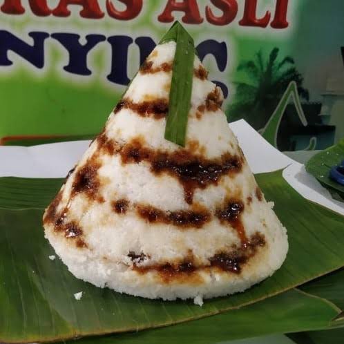 Cerita Pedagang Awug Beras, Jajanan Tradisional Khas Sunda yang Masih ...